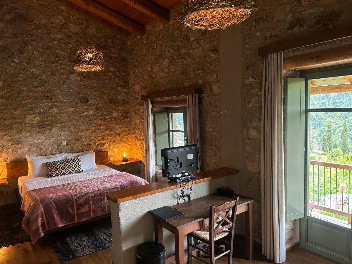 Pritanio Hotel Polidhroson Bagian luar foto