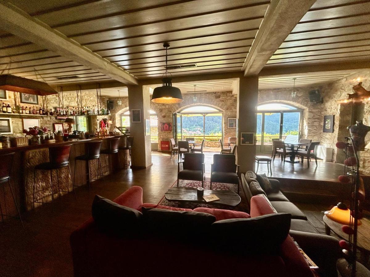 Pritanio Hotel Polidhroson Bagian luar foto