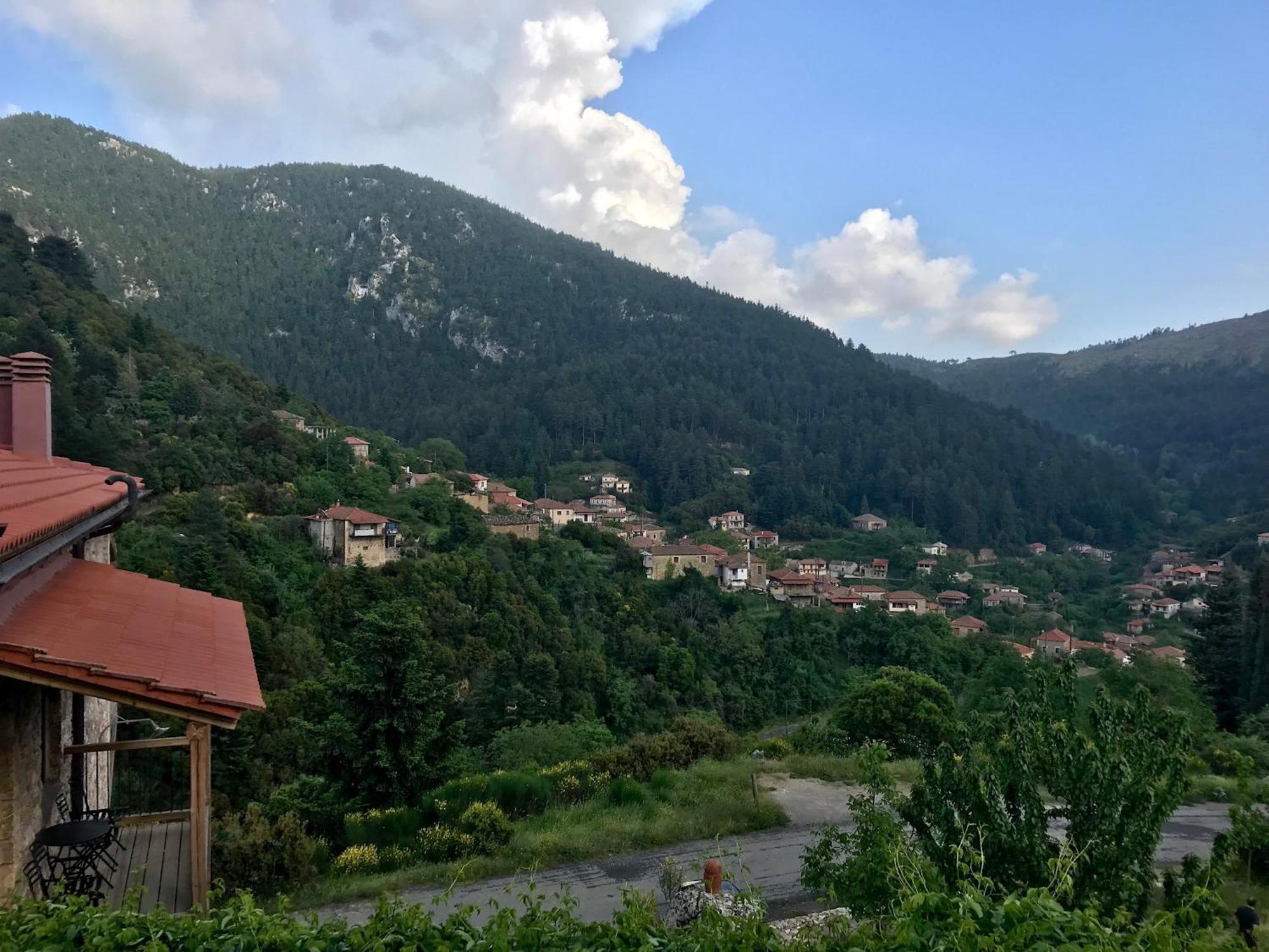 Pritanio Hotel Polidhroson Bagian luar foto